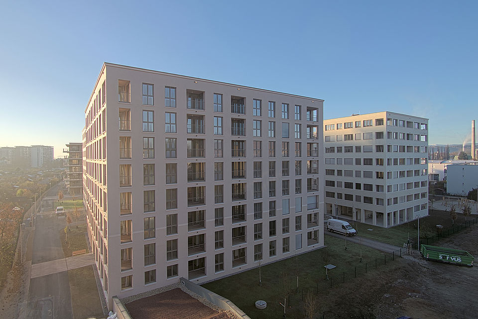 Livebild Baukamera 1 - Webcam 'Gesamtansicht von Norden' - Baustelle Neubau Wohnanlage 'Jakomini Verde', Graz (ca. 5 Minuteninterval)